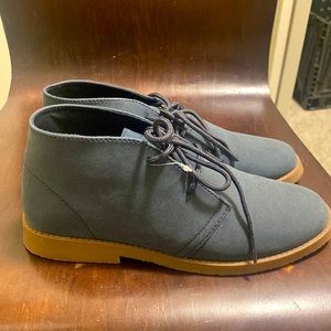Low cut boots